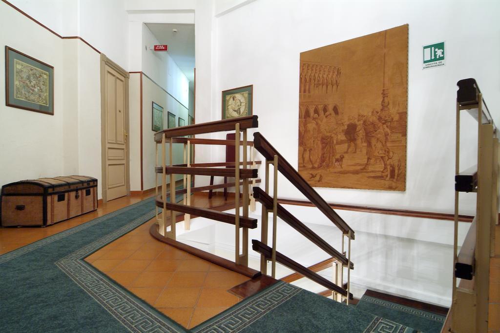 Rex Lifestyle Hotel Naples Luaran gambar
